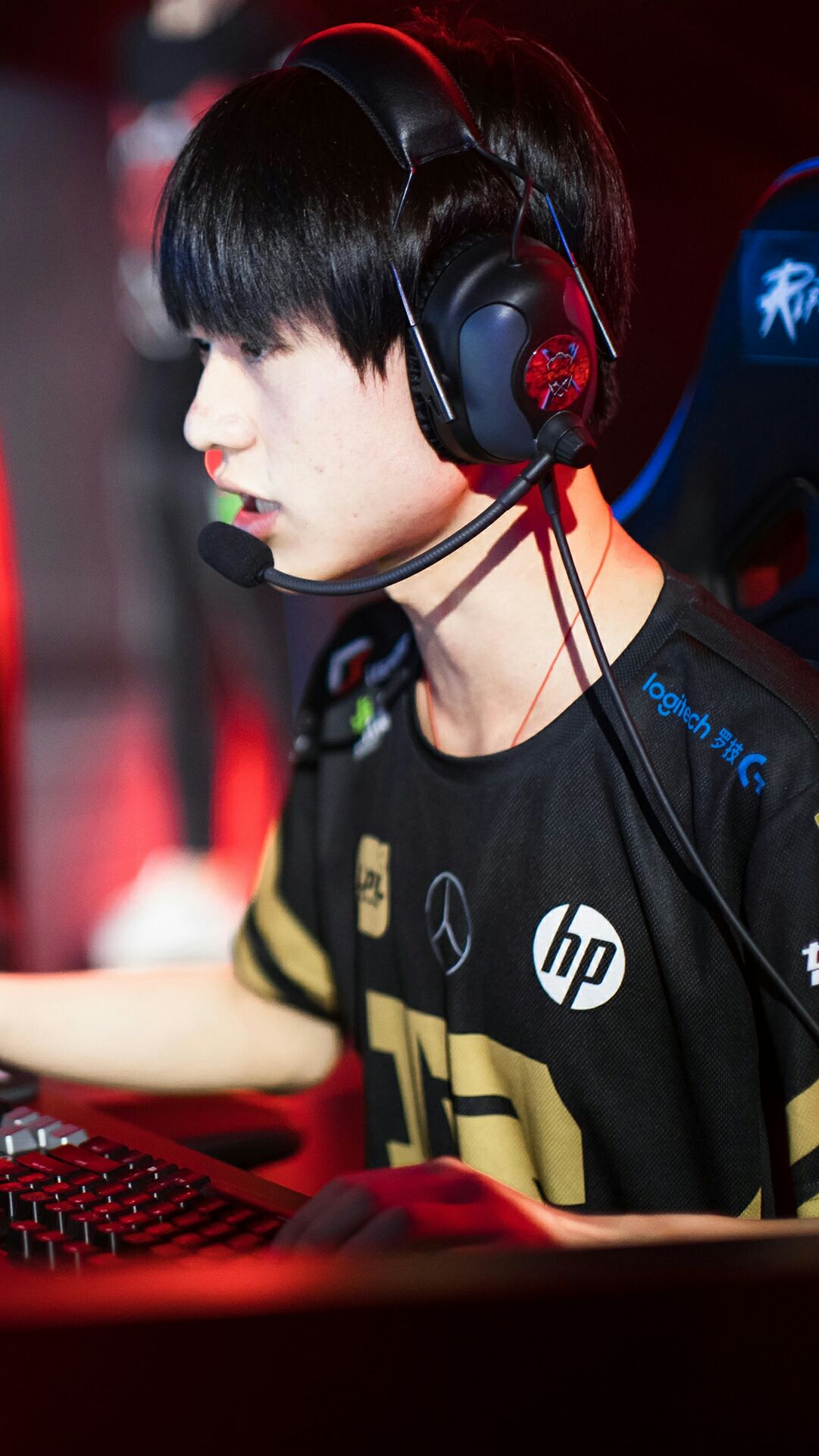 爱游戏体育-出色防守引爆全场！，莎拉波娃意外战胜RNG赛场气氛高涨-爱游戏体育