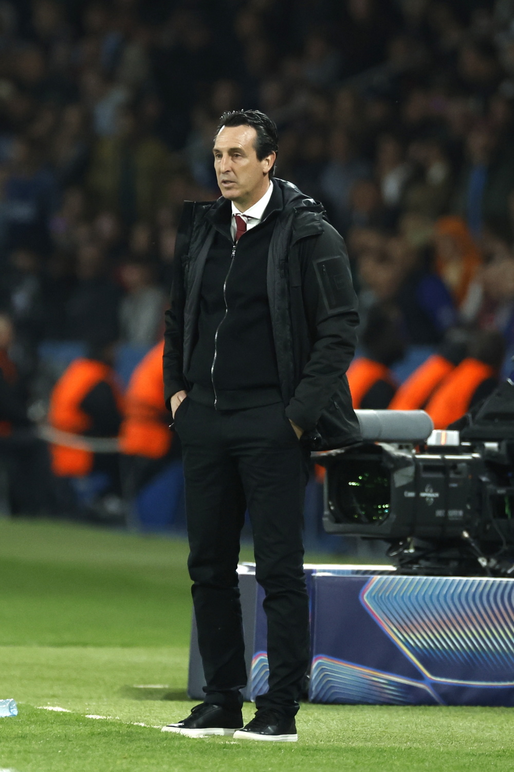 关于转会期体能课后；阿斯顿维拉状态回暖备战德国杯；压力陡增；年轻球员得到机会的信息