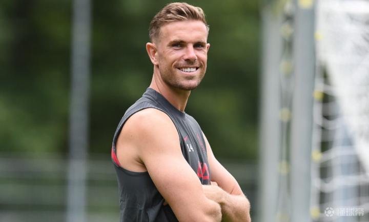 包含布莱顿发布备战花絮，国际比赛日调整名单，社区盾任务艰巨，控场能力受关注的词条