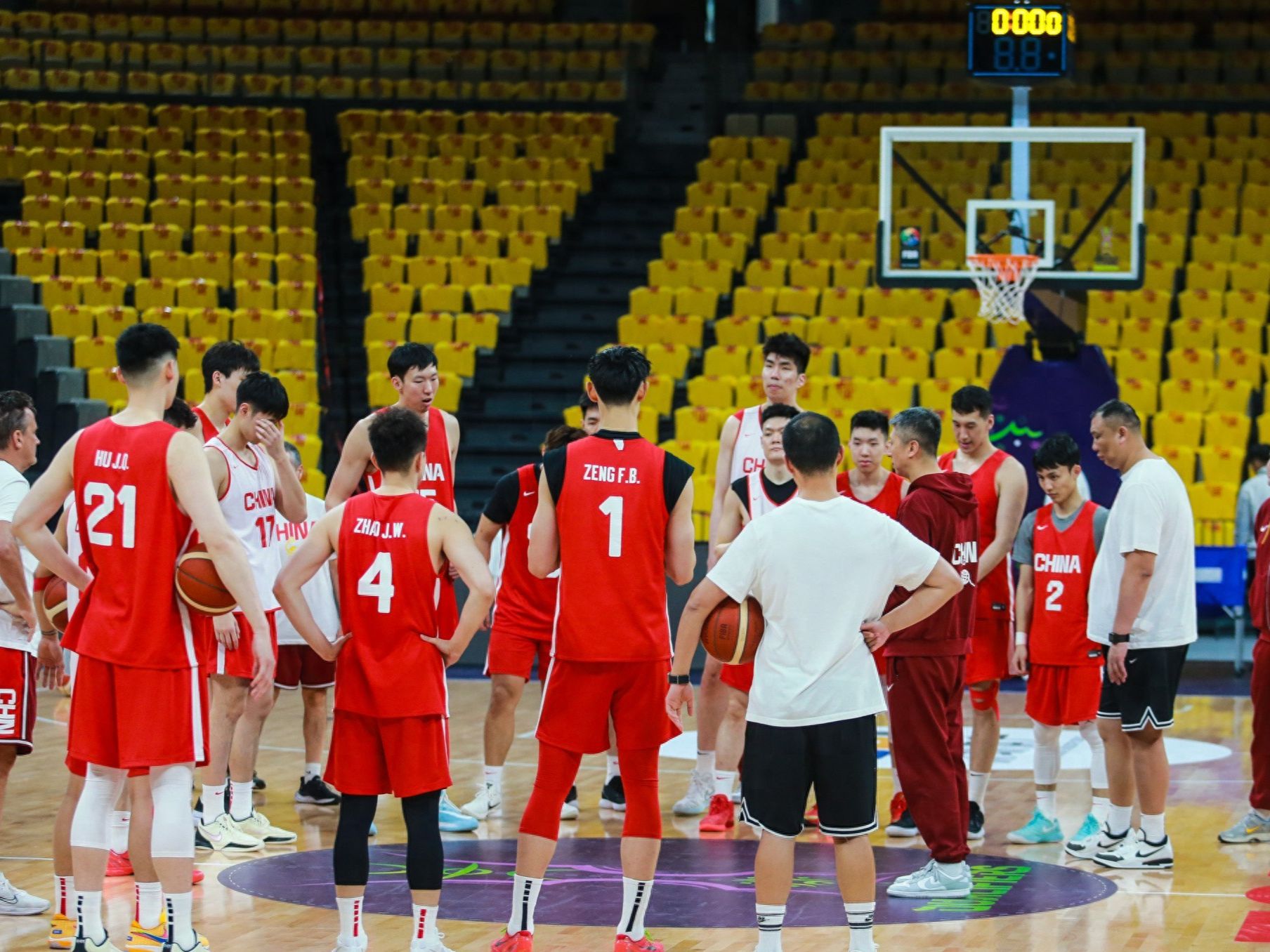 爱游戏下载-关于深圳男篮发布备战花絮，赛后状态回暖，德国杯任务艰巨，轮换策略成焦点的信息-爱游戏下载