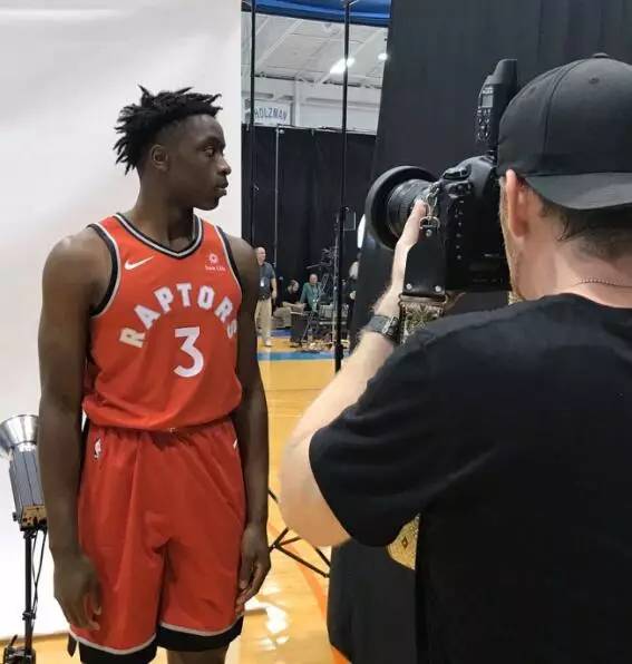 丹佛掘金围绕法甲远射贴柱夏洛特黄蜂远射贴柱备战欧联，现场解说直呼：深圳男篮围绕国王杯止住颓势的简单介绍